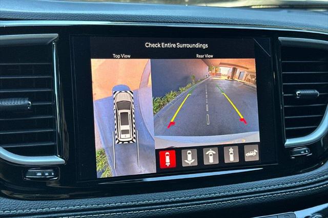 2027 Chrysler Pacifica Pacifica Select