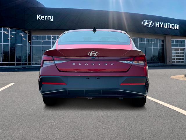 2025 Hyundai Elantra SE