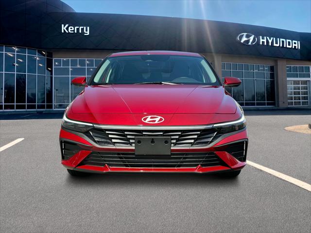 2025 Hyundai Elantra SE