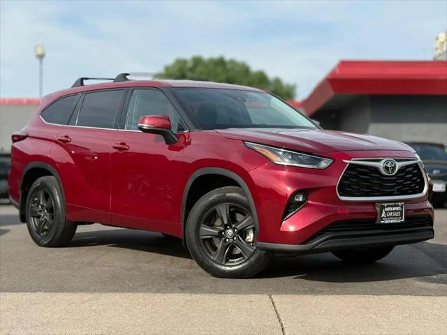 2021 Toyota Highlander LE for sale in Burnsville, MN