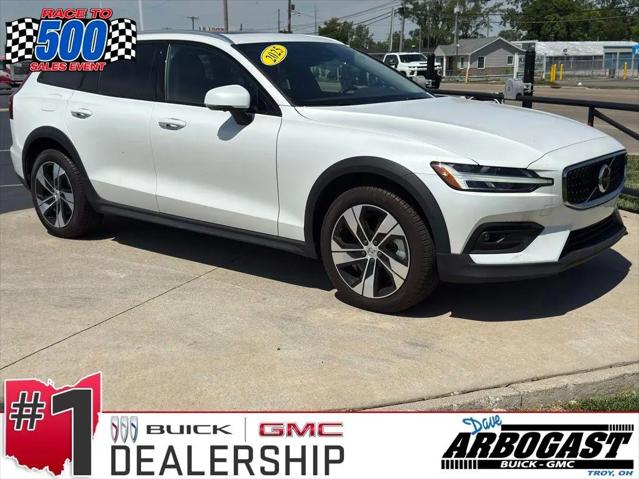 2025 Volvo V60 Cross Country Plus, B5 AWD Gas (mild hybrid) for sale near Troy, OH