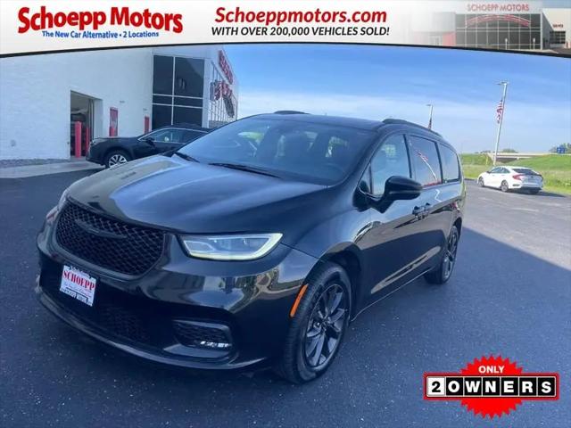 2021 Chrysler Pacifica Limited AWD for sale in Middleton, WI
