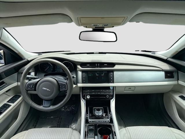2016 Jaguar XF 35t Prestige