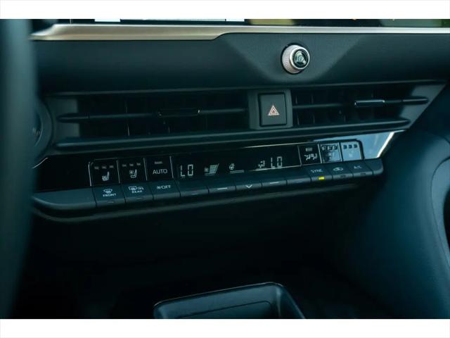 2025 Toyota Crown Signia Limited