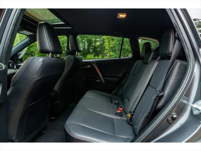 2018 Toyota RAV4 SE