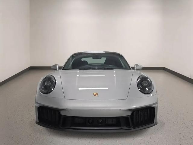 2025 Porsche 911 Carrera 4 GTS