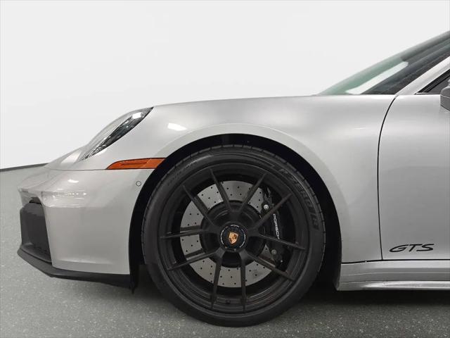 2025 Porsche 911 Carrera 4 GTS
