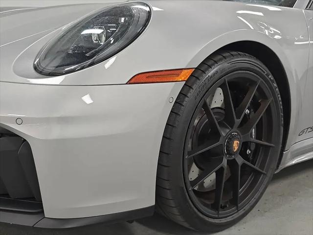 2025 Porsche 911 Carrera 4 GTS