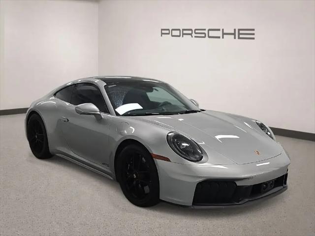 2025 Porsche 911 Carrera 4 GTS