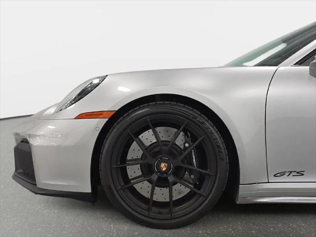 2025 Porsche 911 Carrera 4 GTS