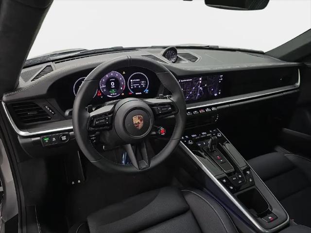 2025 Porsche 911 Carrera 4 GTS