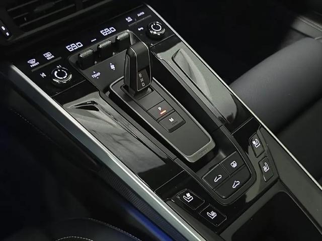 2025 Porsche 911 Carrera 4 GTS