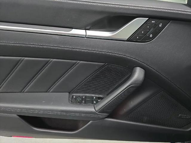 2025 Porsche 911 Carrera 4 GTS