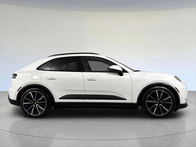 2025 Porsche Macan Electric 4