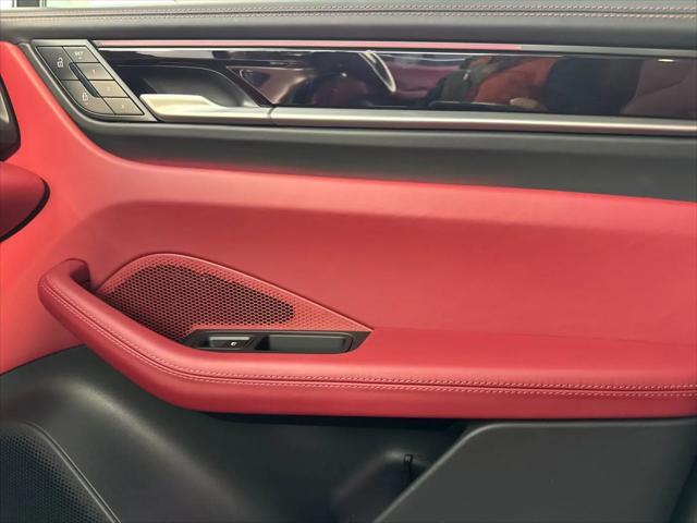 2025 Porsche Macan Electric 4