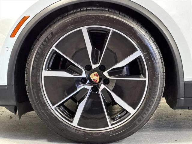 2025 Porsche Macan Electric 4