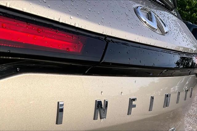 2024 INFINITI QX60 LUXE