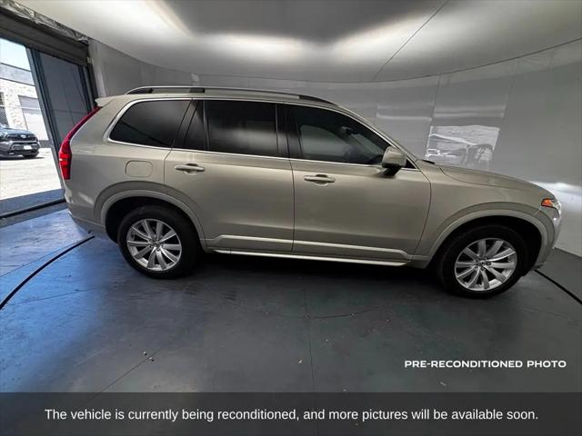 2016 Volvo XC90 T6 Momentum