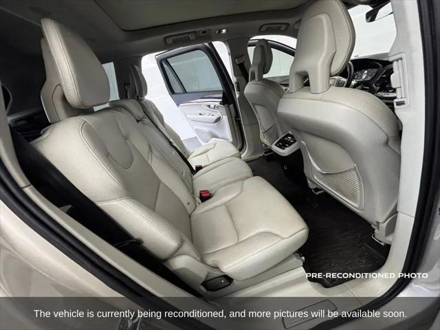 2016 Volvo XC90 T6 Momentum