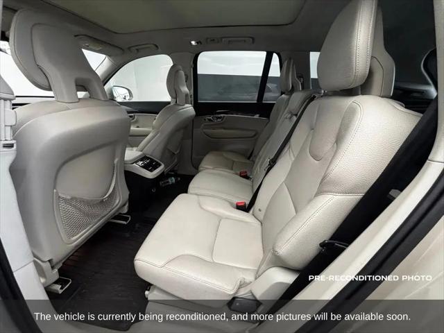2016 Volvo XC90 T6 Momentum