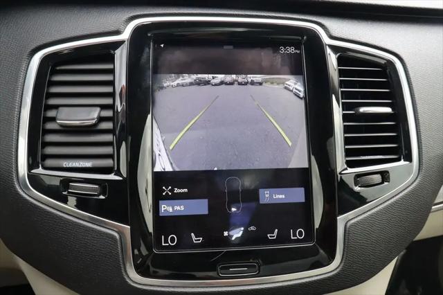 2016 Volvo XC90 T6 Momentum