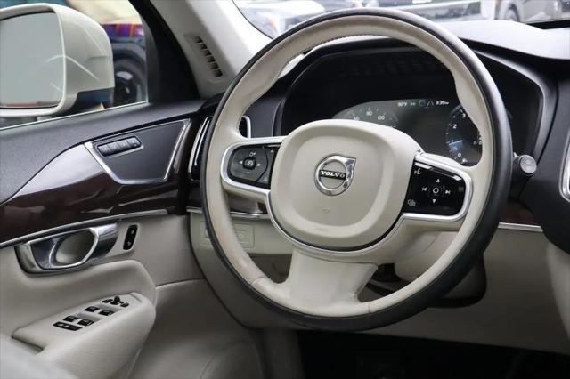 2016 Volvo XC90 T6 Momentum
