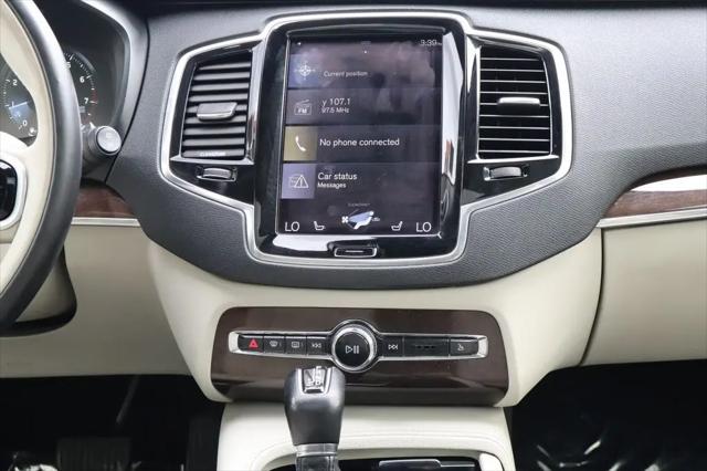 2016 Volvo XC90 T6 Momentum