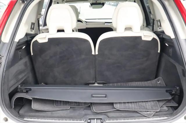 2016 Volvo XC90 T6 Momentum