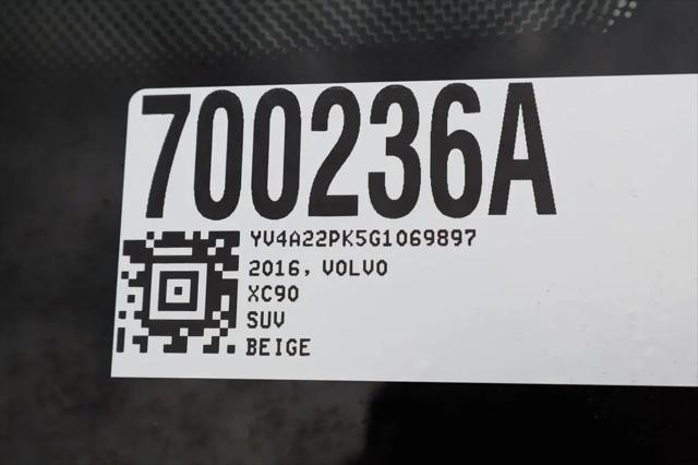2016 Volvo XC90 T6 Momentum