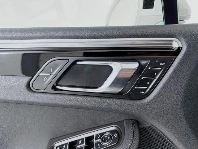 2023 Porsche Macan T