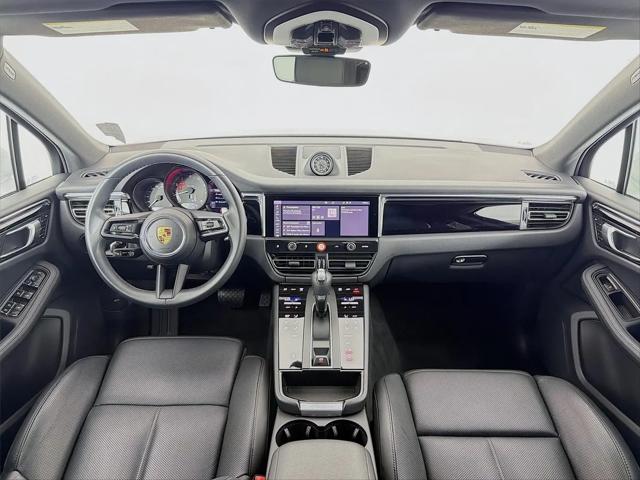 2023 Porsche Macan T