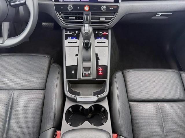 2023 Porsche Macan T