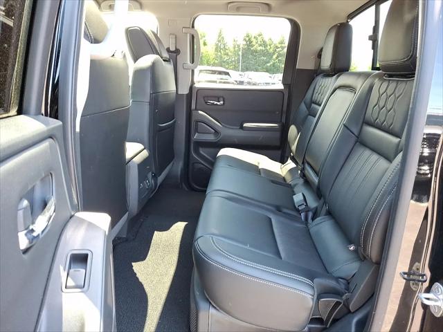 2024 Nissan Frontier Crew Cab SL 4x4