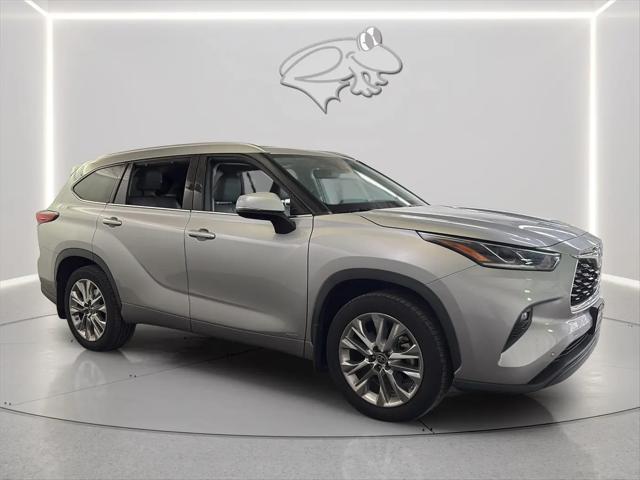 2022 Toyota Highlander Hybrid Limited