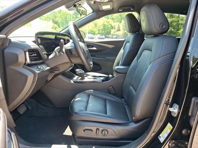 2024 Buick NV Sport Touring FWD