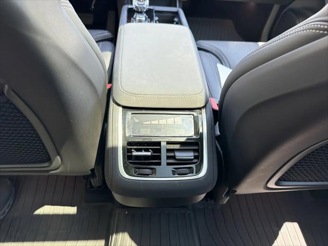 2025 Volvo XC90 B6 Ultra