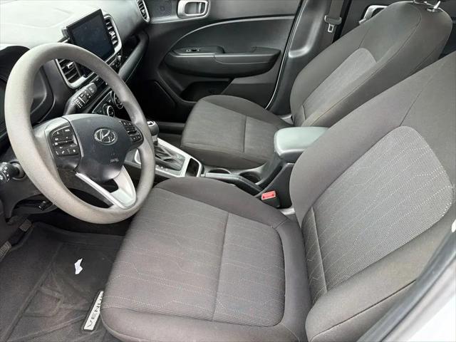 2025 Hyundai Venue SE