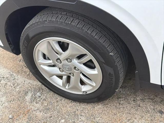 2025 Hyundai Venue SE