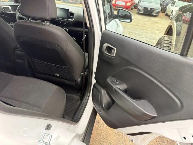 2025 Hyundai Venue SE