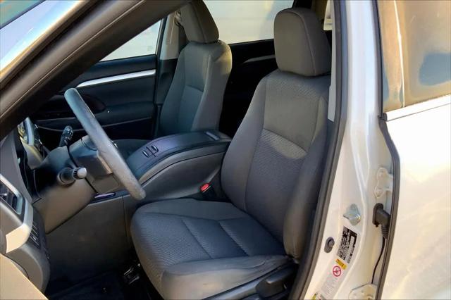 2017 Toyota Highlander LE