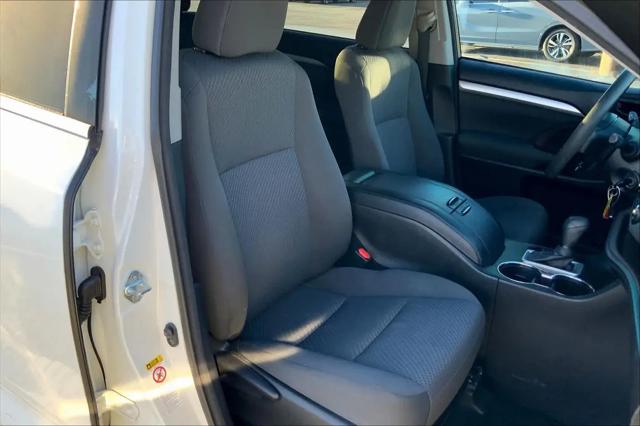 2017 Toyota Highlander LE