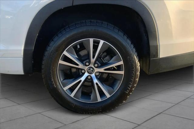 2017 Toyota Highlander LE