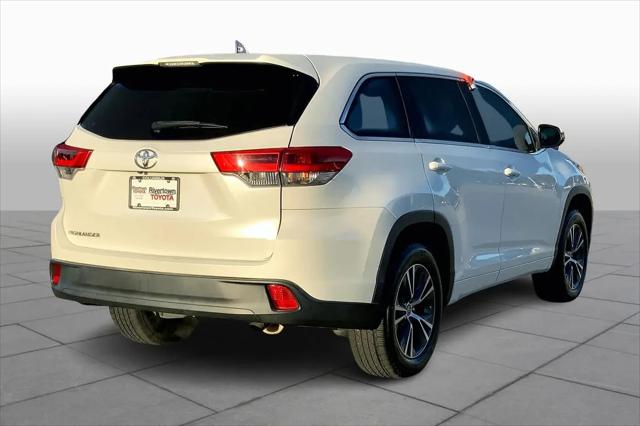 2017 Toyota Highlander LE