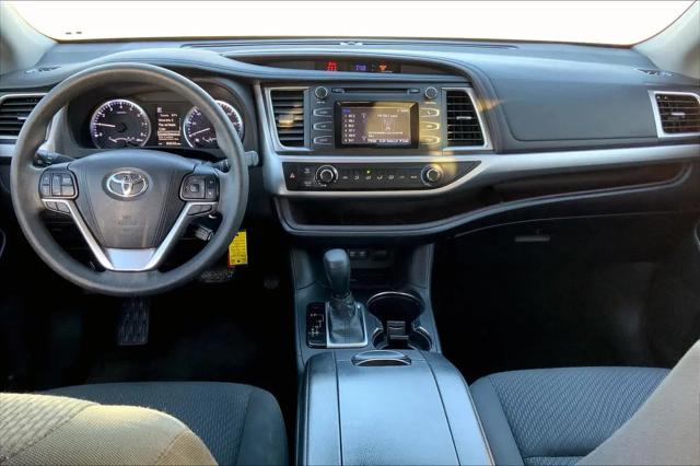 2017 Toyota Highlander LE