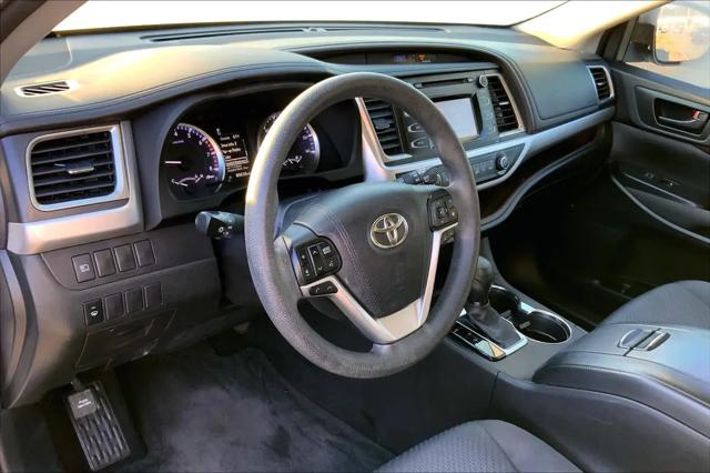 2017 Toyota Highlander LE
