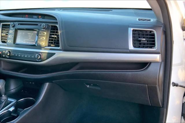 2017 Toyota Highlander LE