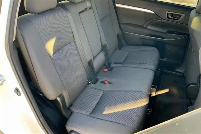 2017 Toyota Highlander LE