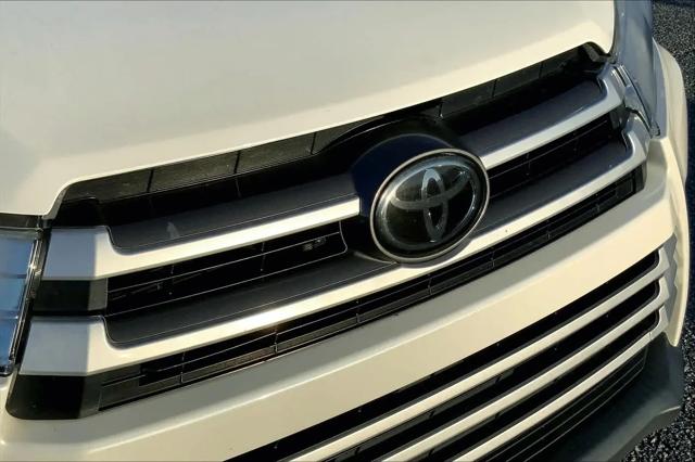 2017 Toyota Highlander LE