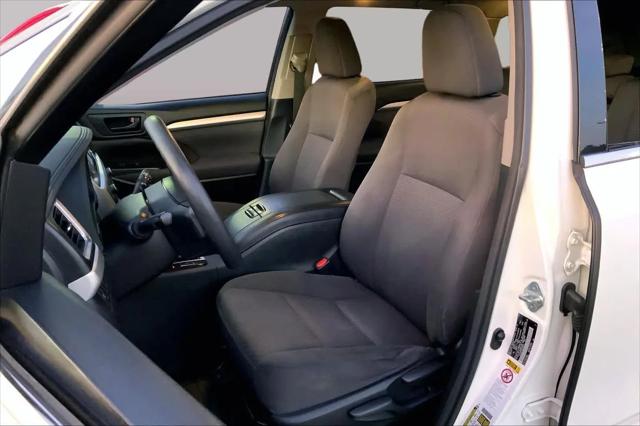 2017 Toyota Highlander LE