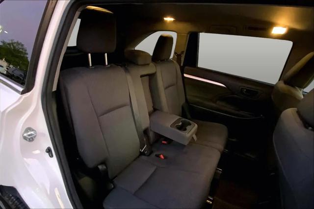 2017 Toyota Highlander LE